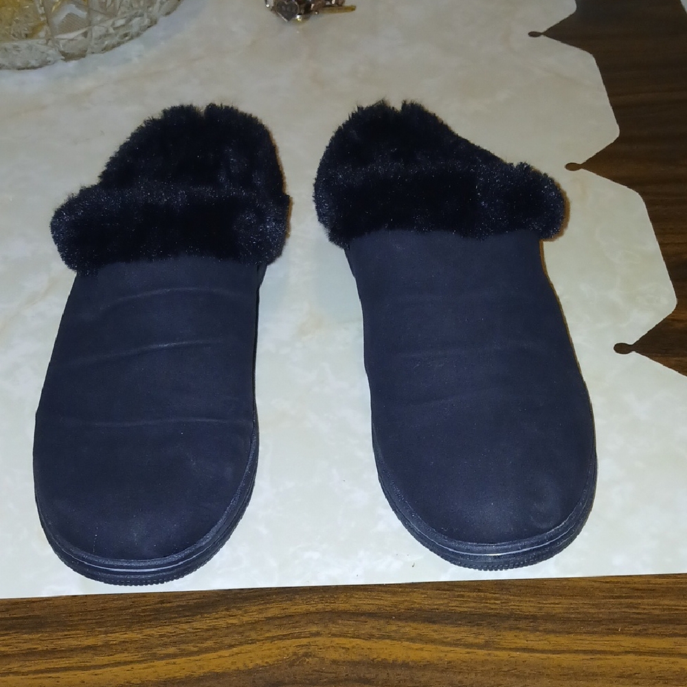 WOMEN'S SHOES.